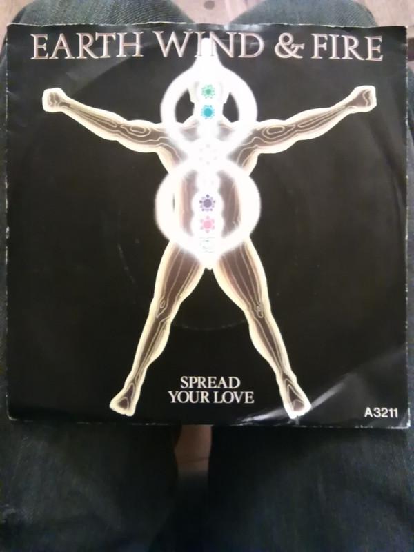 Earth, Wind & Fire - Spread Your Love