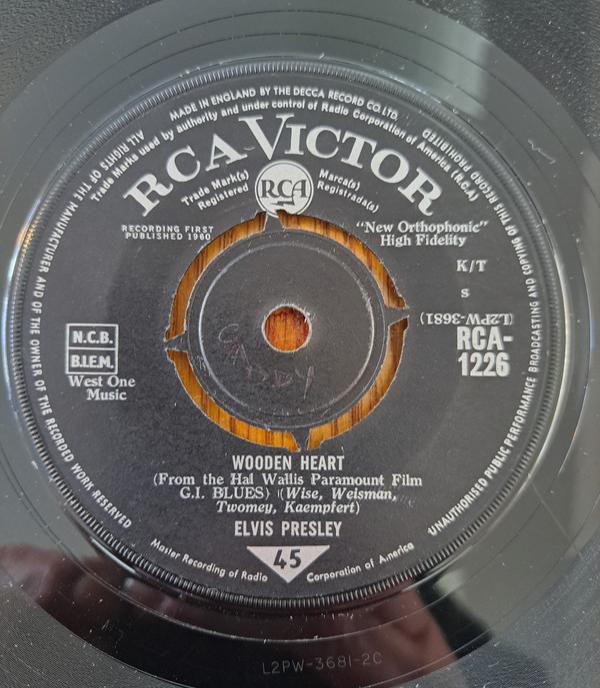 Elvis Presley - Wooden Heart