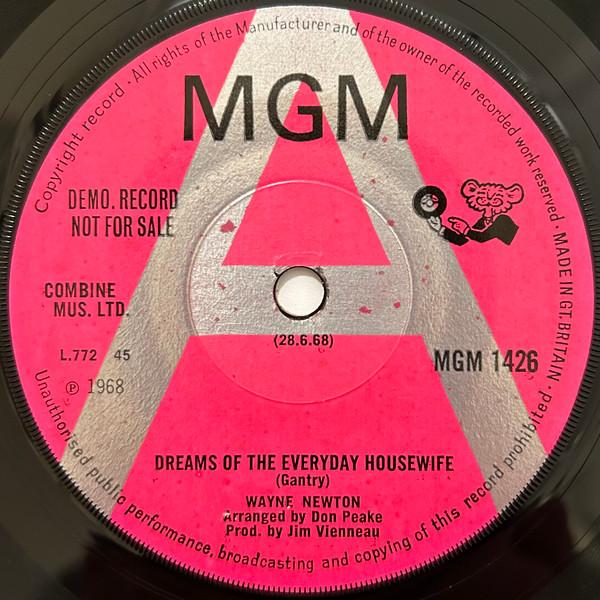 Wayne Newton - Dreams Of The Everyday Housewife / The Tip Of My Fingers