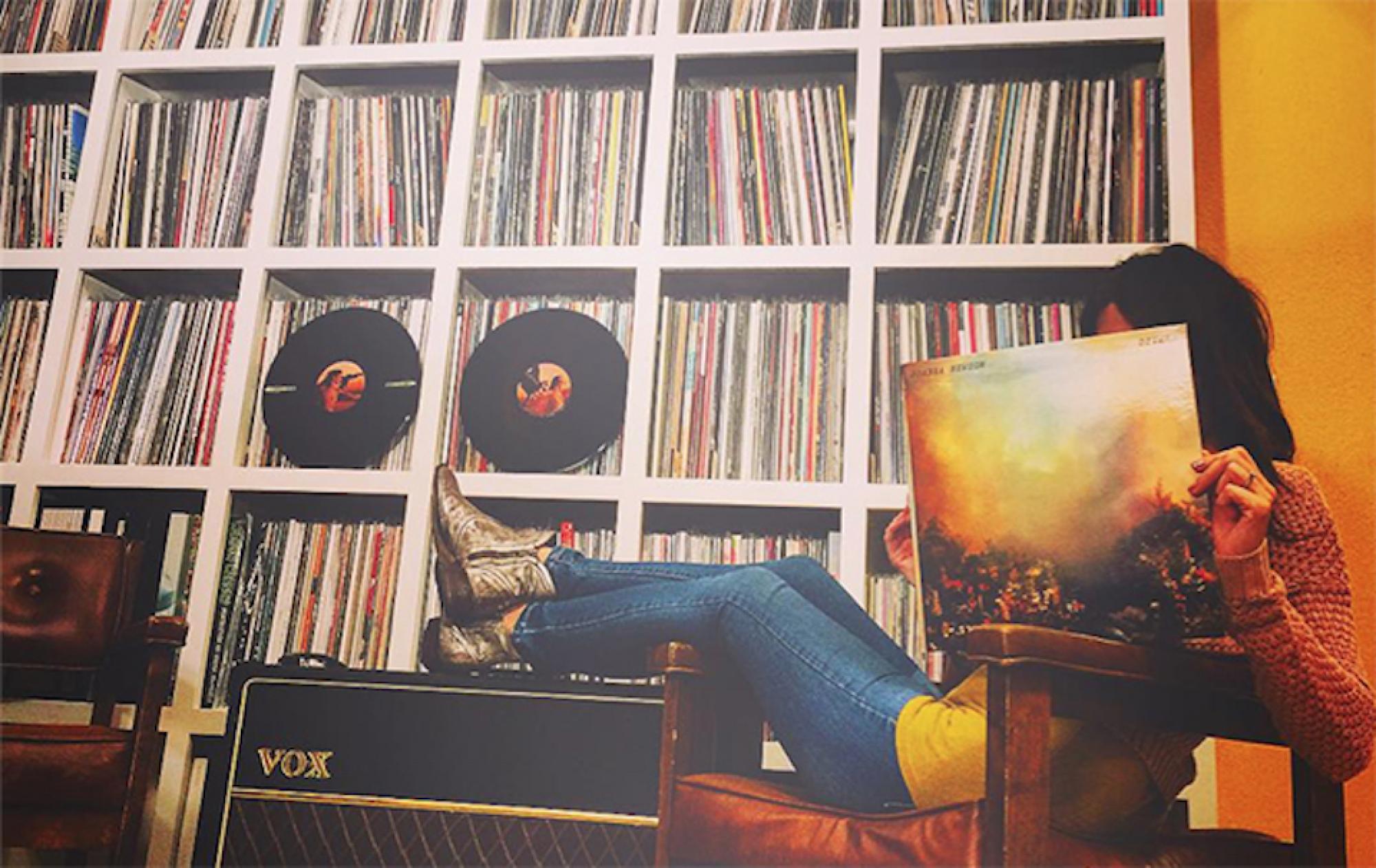 Винил, Кассеты и CD WaxDude Record Store